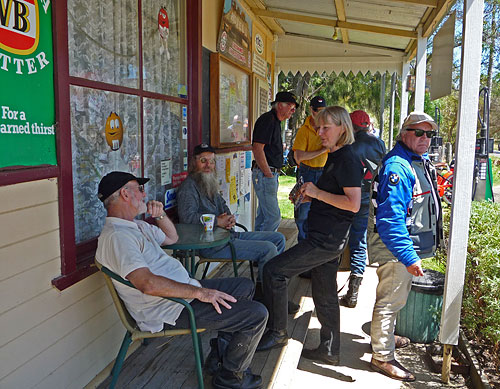 Youngs Siding verandah lurkers