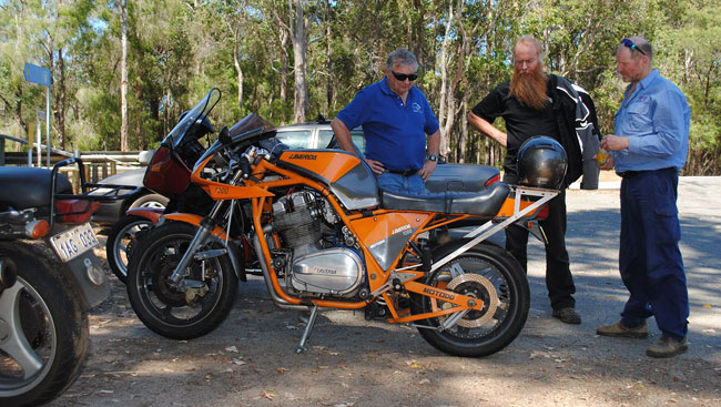 Rob's Laverda being discussed