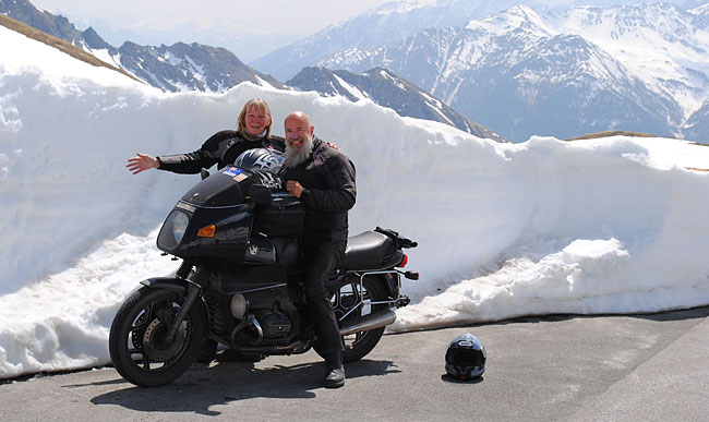 Bob and Chris
          at the snow margin.