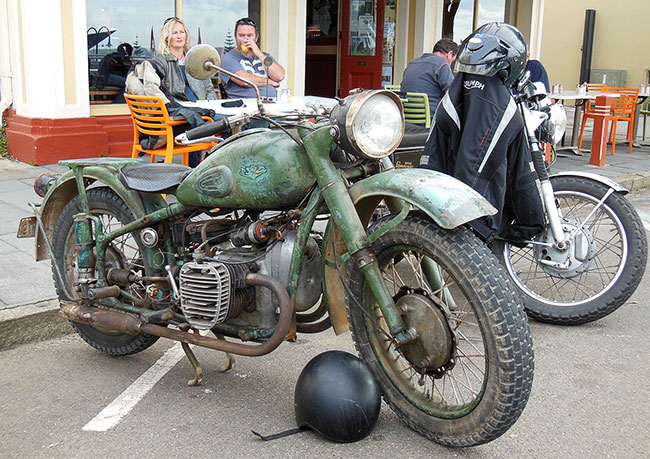 Rick and Ev’s early 1950 M7 Ural looked great.