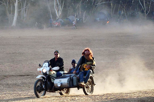 Spotted at the Numbat, Clive, Steve and a strange
          looking Bruce, or maybe not so strange.