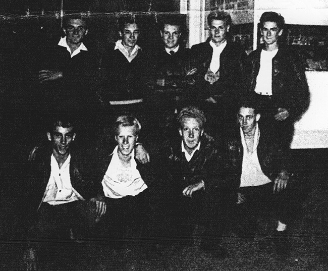 Left to right standing: Ray Nesbitt, Frank Bevilaqua,
          David McNeil, Terry McNeil, Trevor Harding. Front: Ron
          Seymour, Lou Franks, David Hunt, Denver Ball.