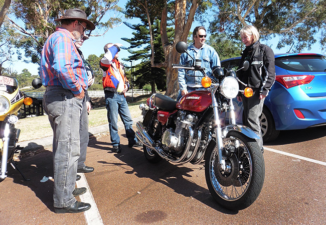 Admiring Pauls newly restored Z1000.