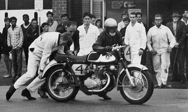 Rod and road-racing a Honda 450 in Mt Barker.