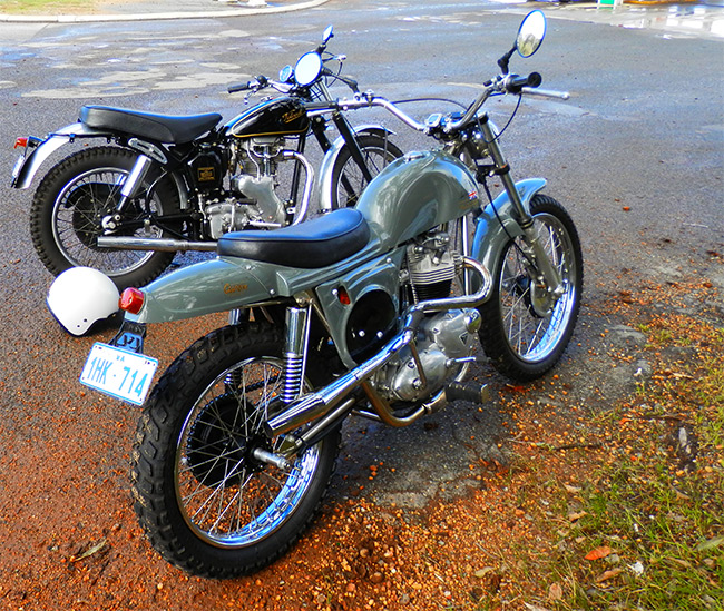 Eddys Triumph Metisse and behind Richards Velocette.