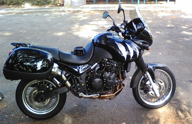 Chris newly acquired Triumph Tiger 955i.