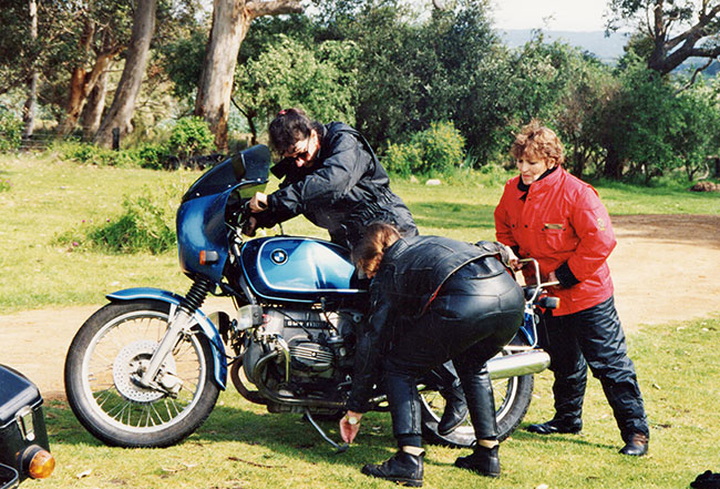 Tricky BMW sidestand.