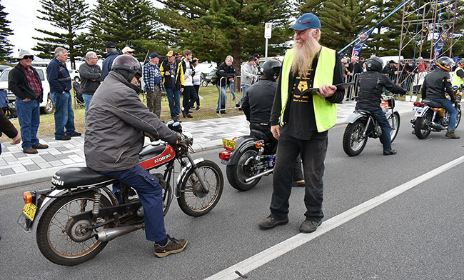 Bruce (startmaster) talks to Tom (Toad) on the startline.