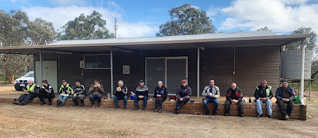  Ian, the Fiander Family (Morgan, Nigel and Owain), Steve, Athol, Warwick, Chris, Keith, Barry, Mike, Brendon and Andrew enjoying a bit of lunch at Lake Nunijup.